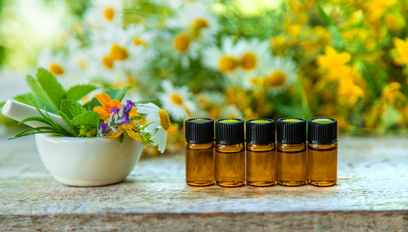 Beneficiile Uleiurilor Esentiale in Aromaterapie