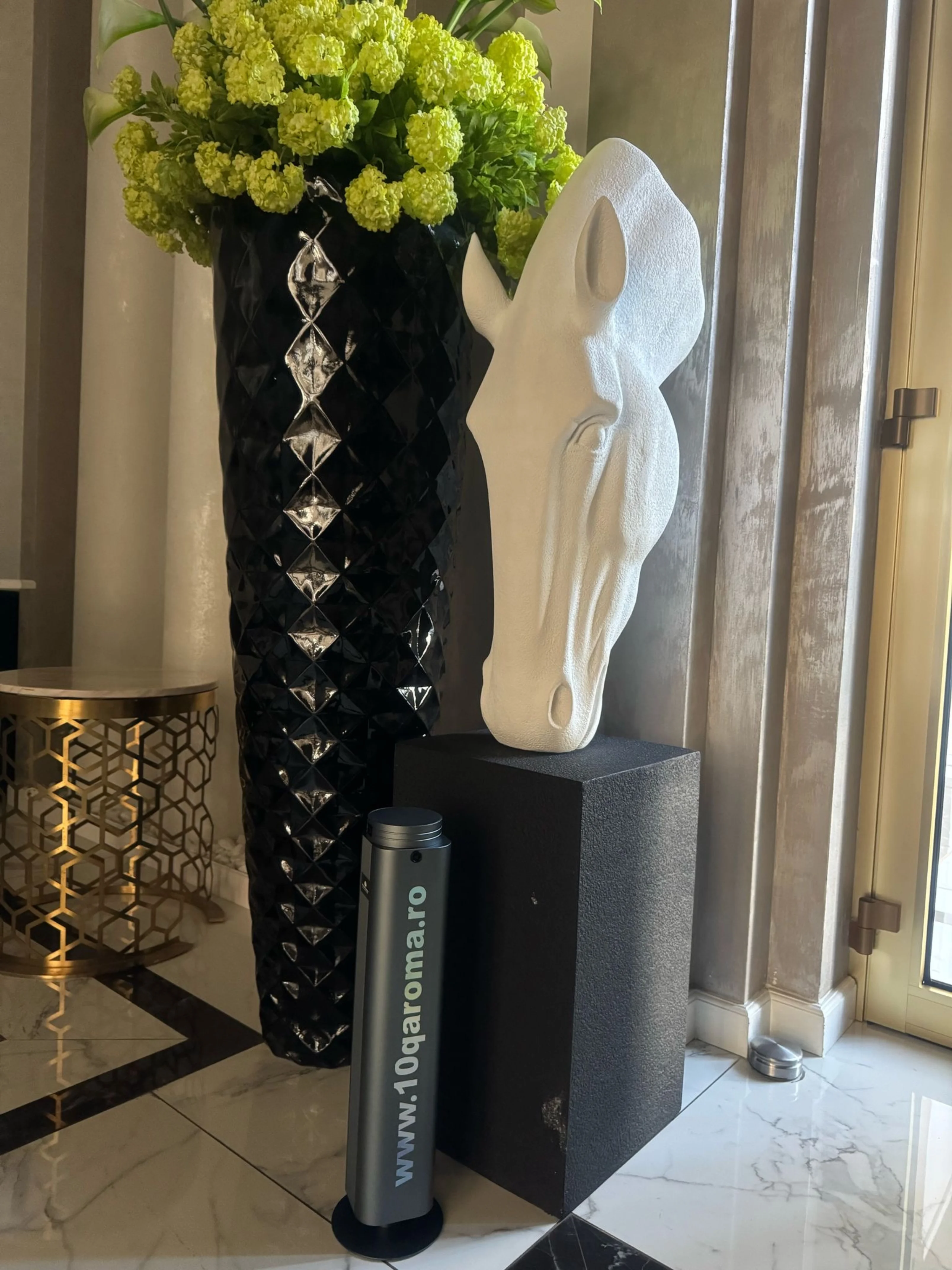 Cum influenteaza mirosul comportamentul clientilor in spatii comerciale