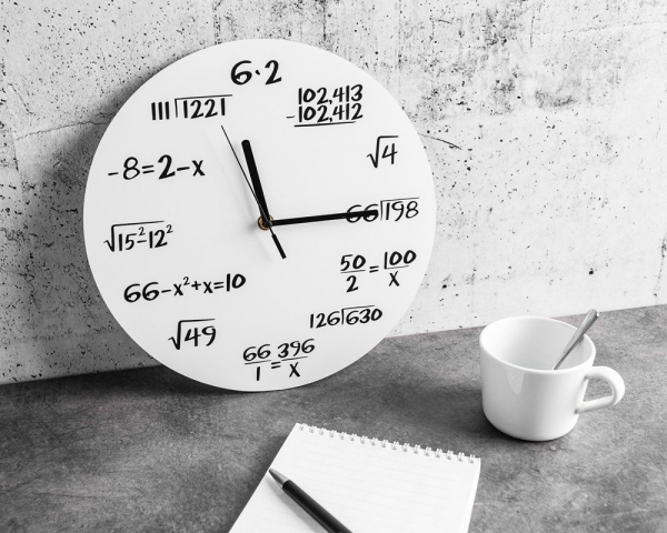 Ceas Matematica Alb [3]