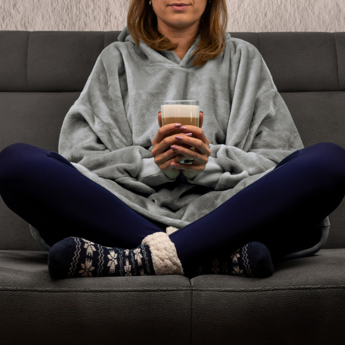 Pătură cu mâneci și glugă, moale și călduroasă. [7]