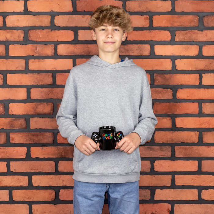Set pentru Gamer - Cană, suport pentru cană și breloc în formă de controller, într-o husă neagră elegantă. [5]