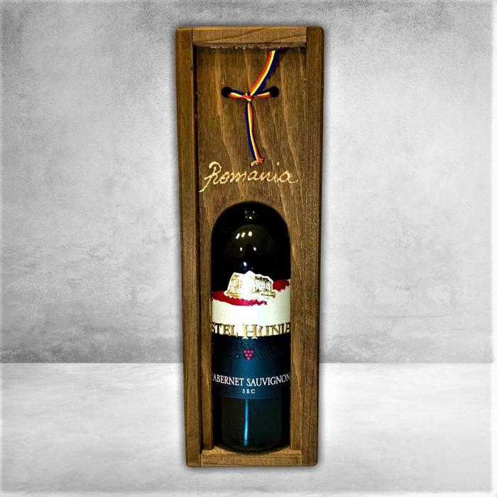 Sticla cu vin in cutie decorativa- romania
