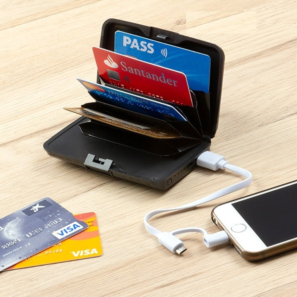 Portofel pentru carduri cu protectie antifrauda si power bank