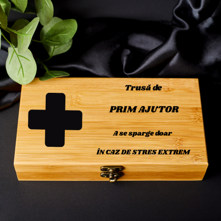 Cadouri personalizate - Accesorii pentru vin personalizat - Trusa de prim ajutor