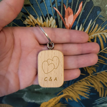 Cadouri pana in 100 RON - Breloc personalizat LOVE