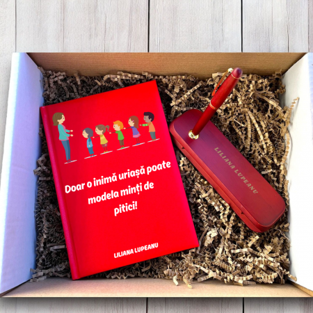 Cadou pentru educatoare- Agenda personalizata + set scris [0]