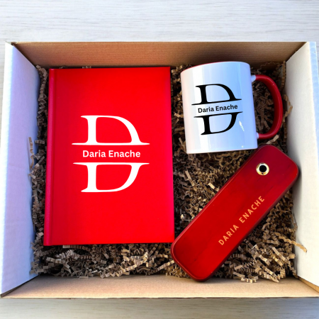 Diverse cadouri personalizate - Set cadou personalizat cu Initiala si nume - Agenda +set de scris + cana