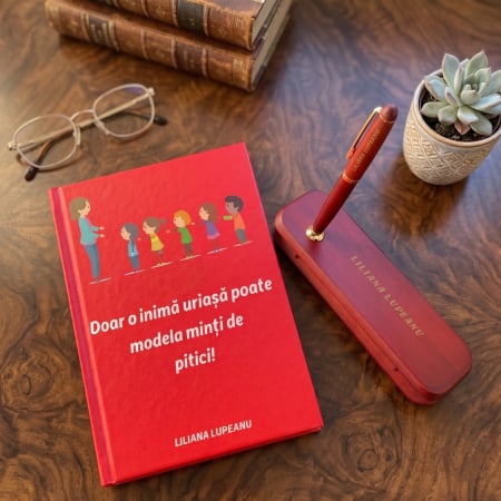 Cadouri peste 100 RON - Cadou pentru educatoare- Agenda personalizata + set scris