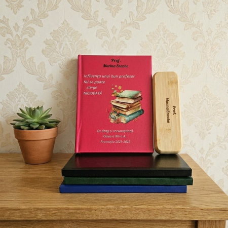 Cadou pentru Profesor - Agenda personalizata + set scris Bambo
