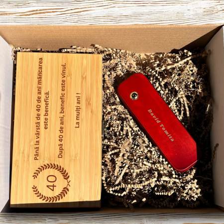 Diverse cadouri personalizate - Cadou pentru Sef - Accesorii vin + set de scris personalizat