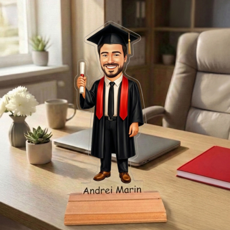 Cadouri personalizate - Caricatură pentru absolvent facultate - Statuetă Personalizată tip Trofeu