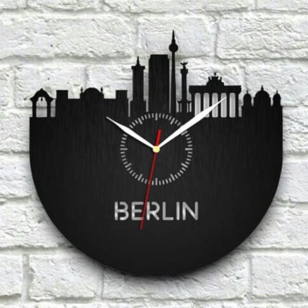 Ceas din lemn gravat Berlin [1]