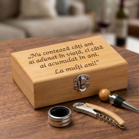Cadouri personalizate - Set de vin personalizat cu accesorii din oțel inoxidabil și bambus – Eleganță și rafinament pentru iubitorii de vin