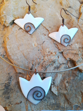 Idei de cadouri pentru ea - Bijuterii handmade - Set cercei si medalion