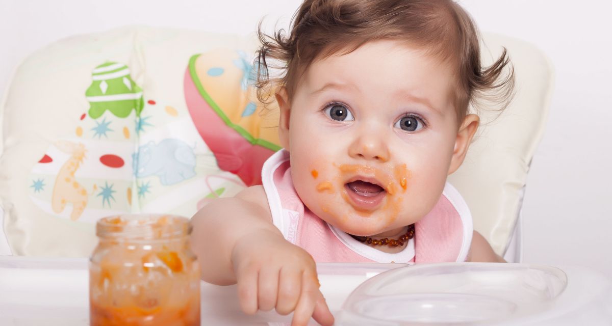 Piureuri din fructe bio pentru bebelusi: ce contin si cum le alegi in siguranta