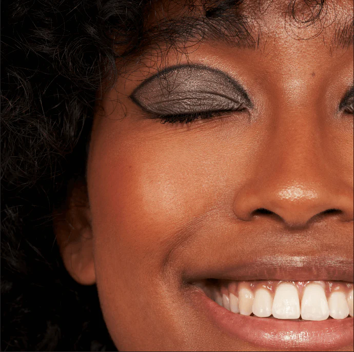 Creion BIO contur ochi Negru, efect de lunga durata, cu jojoba si ceara vegetala Charlotte Bio [2]
