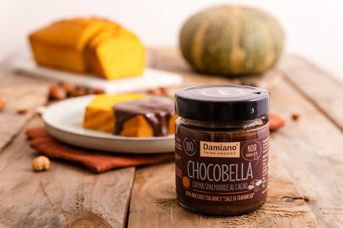 Crema BIO vegana de ciocolata neagra, cristale de sare si 45% alune padure Damiano [3]