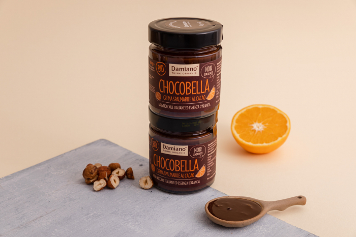 Crema BIO vegana de ciocolata neagra cu portocale si 45% alune padure Damiano [4]