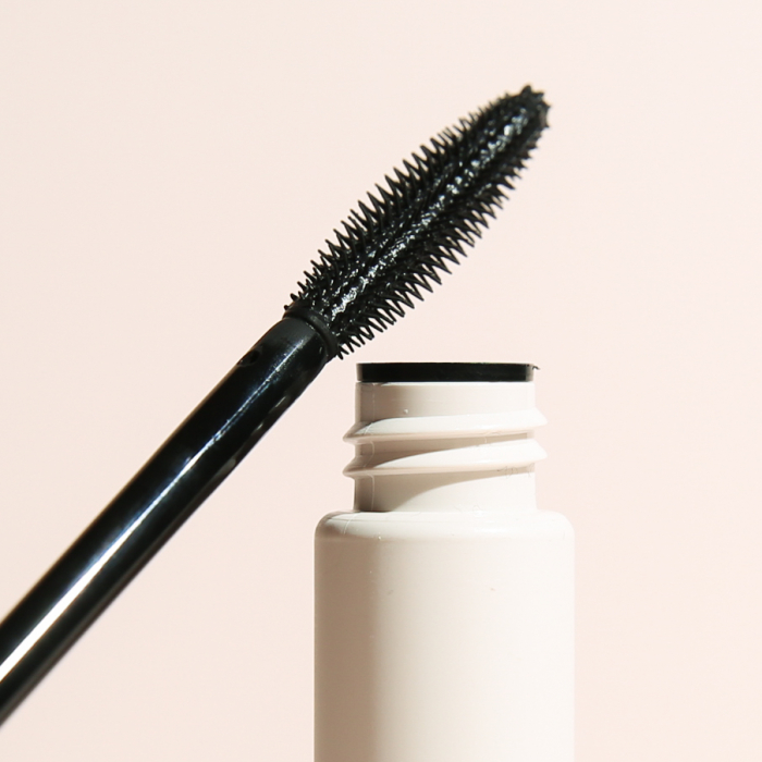Mascara BIO Negru volum si alungire, cu apa trandafir, ulei ricin si ceara vegetala Charlotte Bio [2]