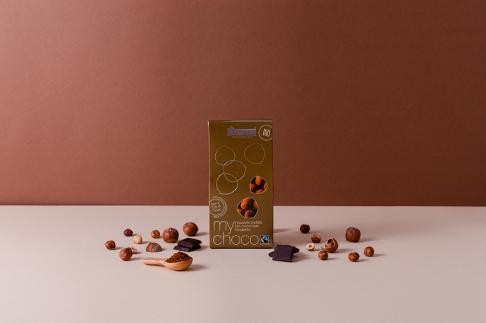 Praline BIO de alune de padure invelite in ciocolata neagra Damiano [3]