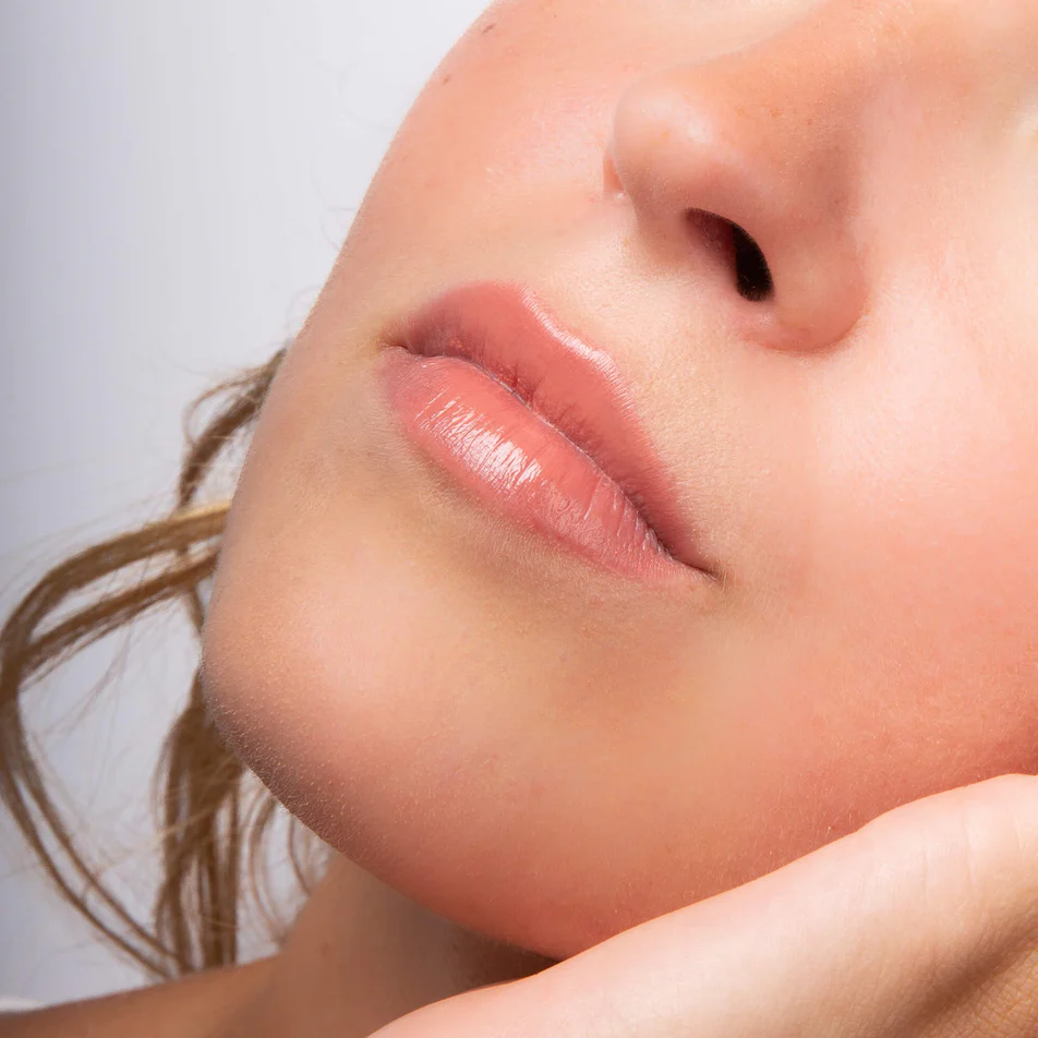 Ruj BIO stralucitor Rosewood, cu unt shea, ulei ricin si ceara vegetala Charlotte Bio [4]
