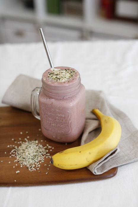 Shake proteic BIO cu banane Shine Drinks [2]