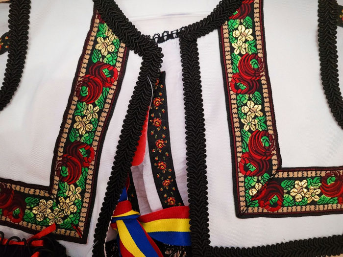 Costum national fete "BUCOVINEANCA" [2]