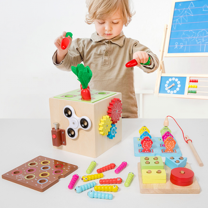 Cub de activitati 9 in 1 din lemn Nine in one busy box [6]