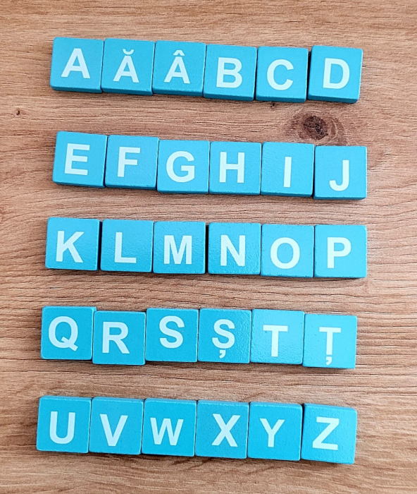 Joc educativ din lemn Ajutor de invatat alfanumeric [5]