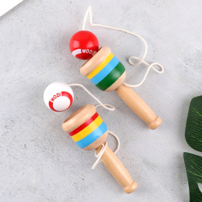 Jucarie de indemanare cupa Kendama din lemn bila rosie [4]