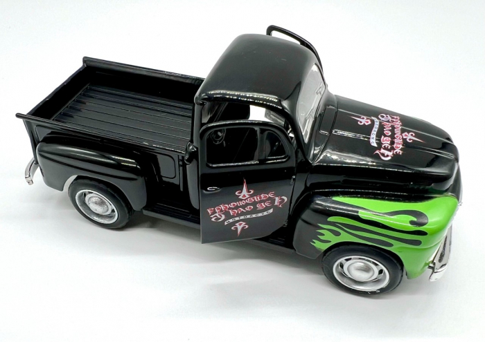 Macheta  metalica masinuta tip camioneta 13 cm 1:32 scale [3]