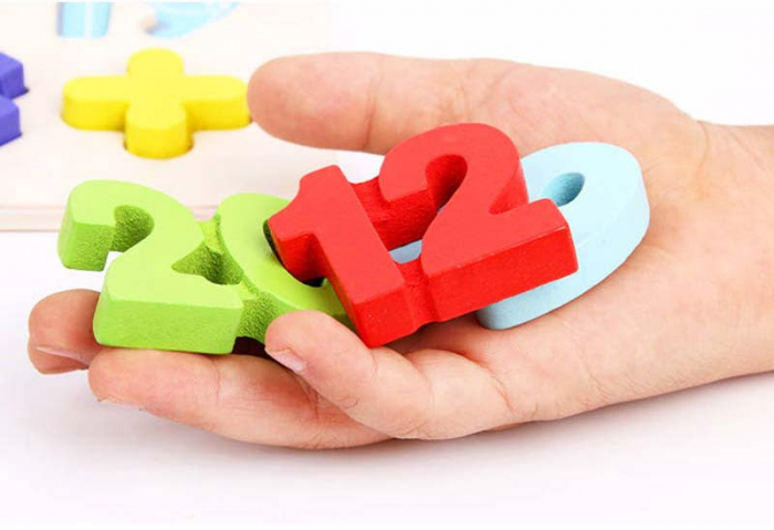 Puzzle incastru din lemn cu numere şi operaţii aritmetice 2 [2]