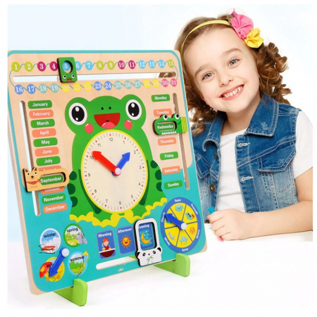 Jocuri Didactice - Ceas calendar multifuncțional din lemn Montessori Broscuță în limba engleza
