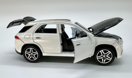 IDEI DE CADOURI - Macheta metalica masinuta cu sunete tip SUV 12 cm