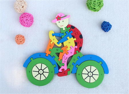 PROMOŢII - Puzzle din lemn, cu piese mari BUBURUZA PE BICICLETA