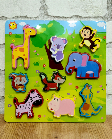 Jucării din lemn - Puzzle incastru in relief din lemn ANIMALE IN JUNGLA