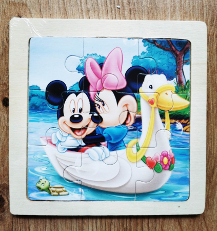 Jocuri Educative - Puzzle mic din lemn cu 9 piese Mickey Mouse- Plimbare cu barca
