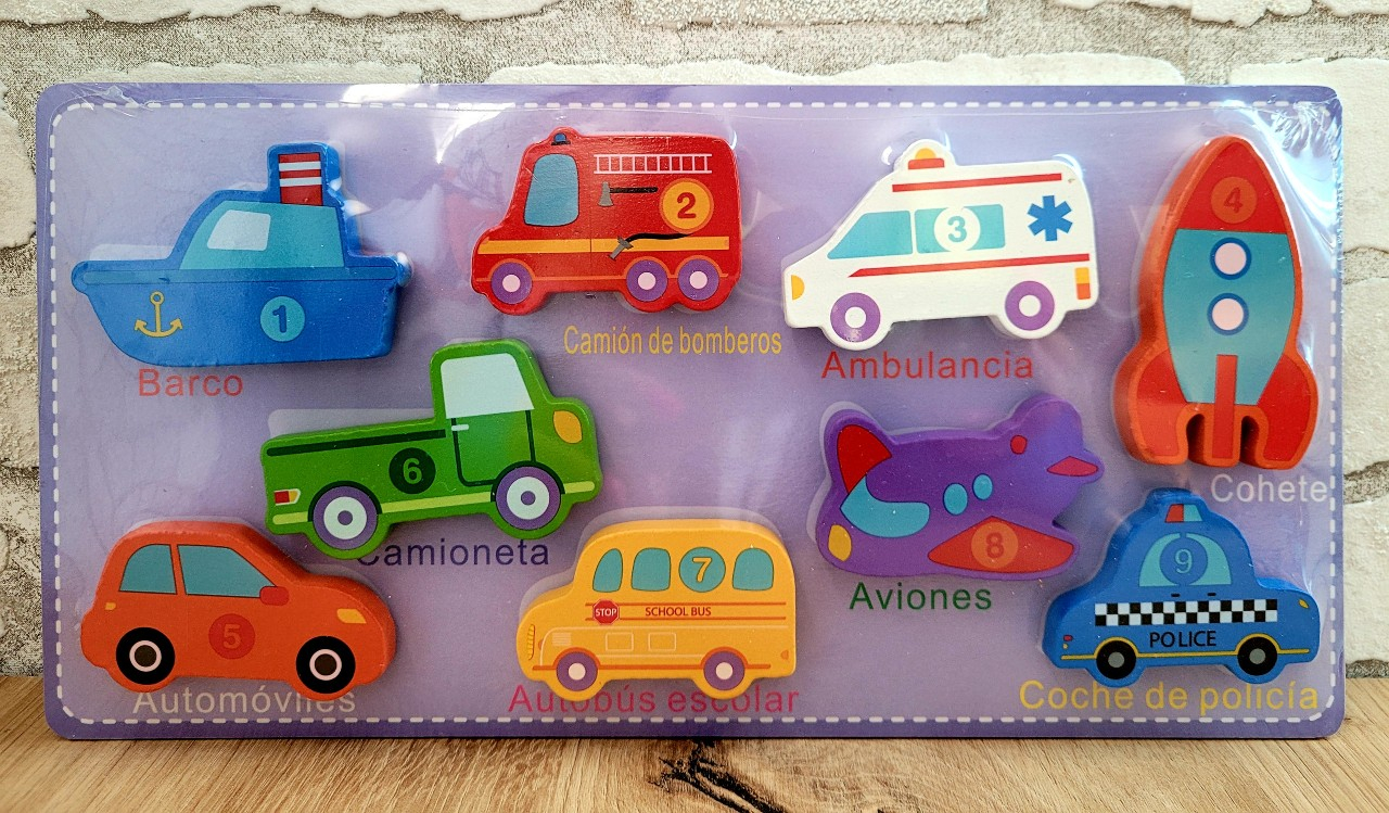 Puzzle din lemn cu piese 3D cu prindere velcro si denumiri in limba spaniola VEHICULE DE TRANSPORT