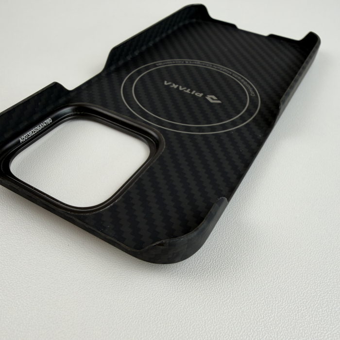 [Outlet] Husa MagEZ 4 Pitaka, Aramida 1500D iPhone 15 Pro Negru/Gri MagSafe [5]