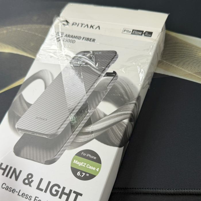 [OUTLET] Husa MagEZ 4 Pitaka, Aramida iPhone 15 Plus 1500D Negru/Gri MagSafe [4]