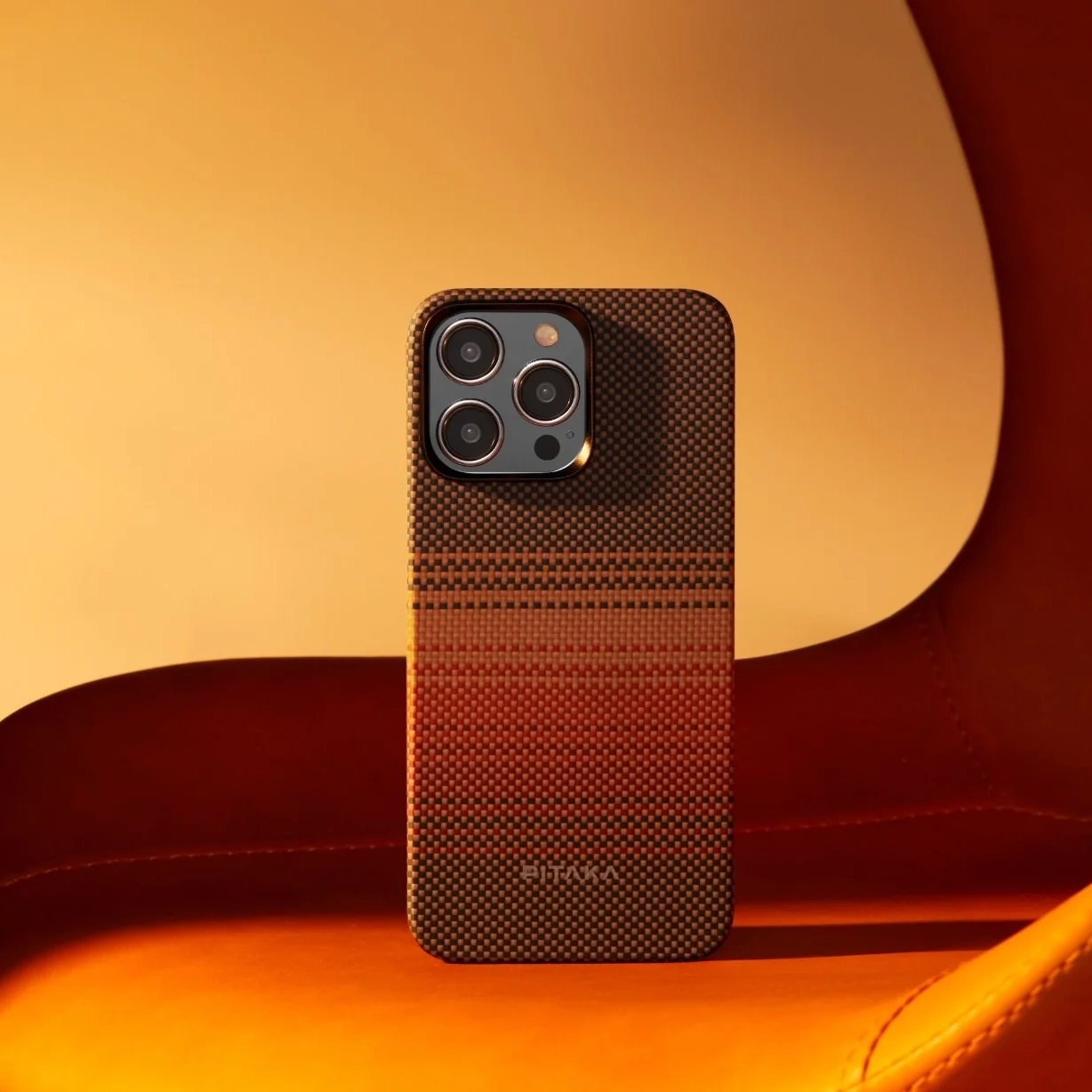 Husa MagEZ 5 Pitaka Sunset, Aramida 600D iPhone 15 Pro [7]