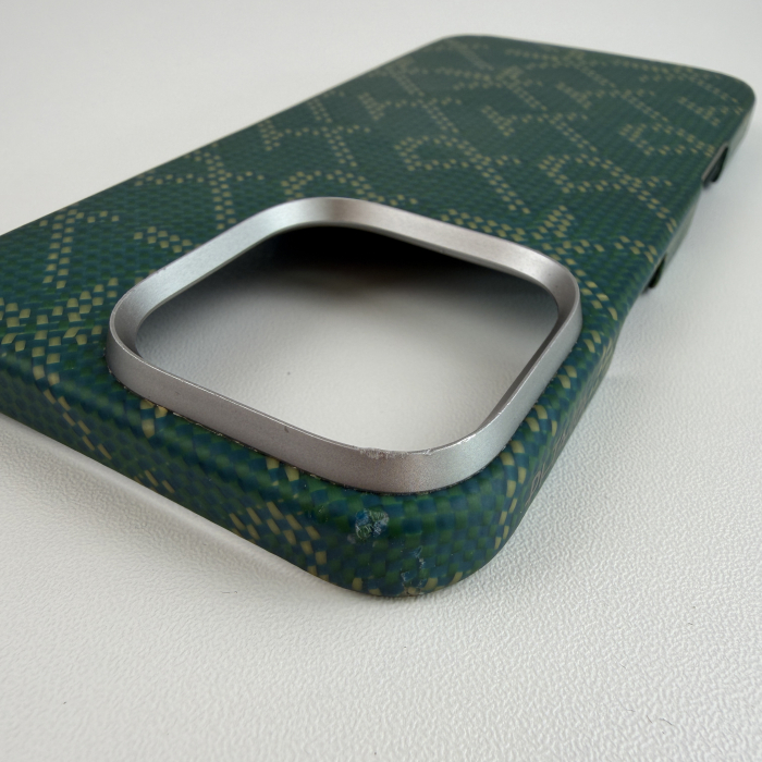 [Outlet] Husa PITAKA MagEZ Case 5 Monogram din Fibra de Aramida 600D, pentru iPhone 16 Pro, Auriu/Verde, Ultra Slim, Compatibila MagSafe [4]