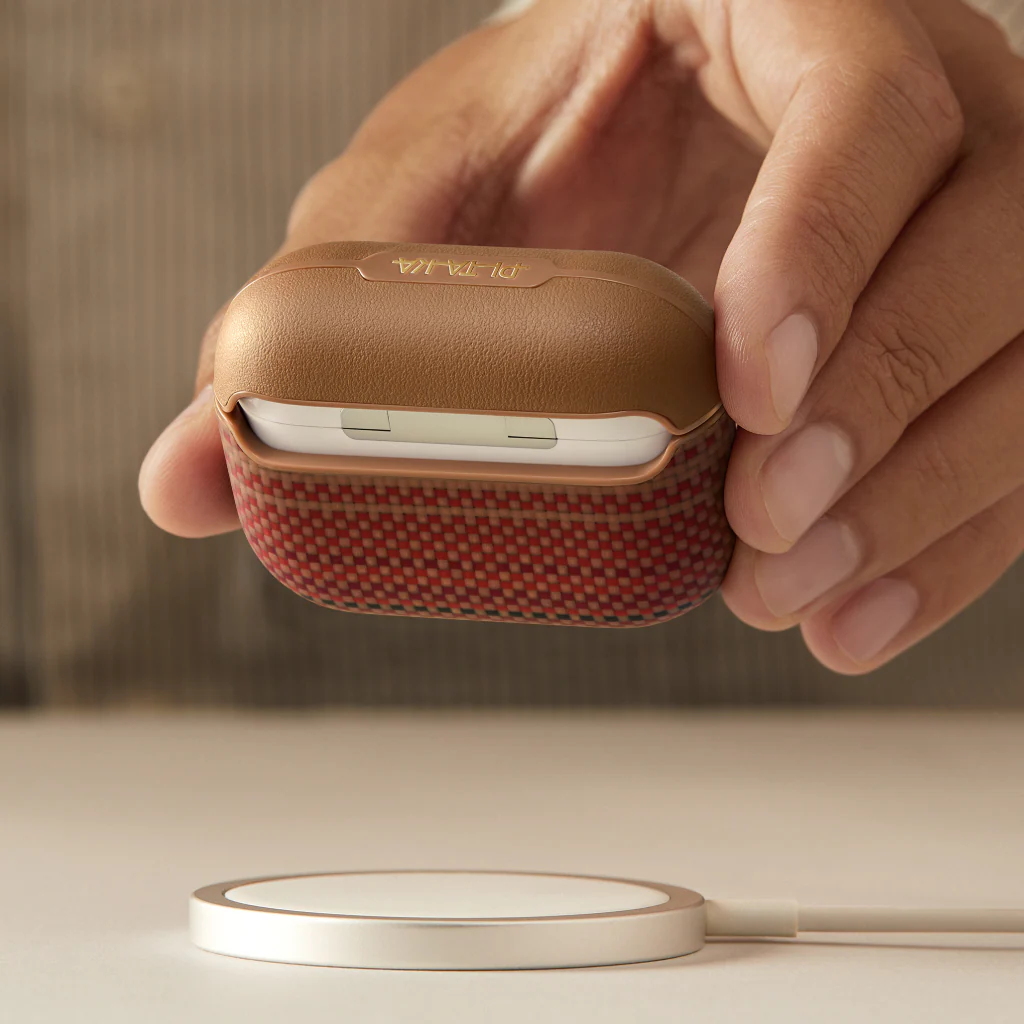 Carcasa MagEZ pentru AirPods Pro 3, Fibra de Aramida, Golden Glinth [5]