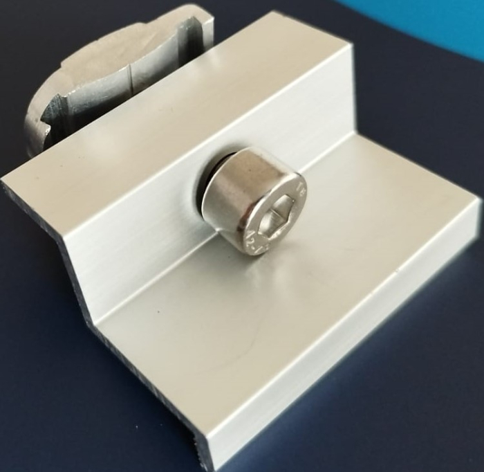 SET Clemă capăt fixare panou solar șurub inox M8x25 și piuliță tip C [3]