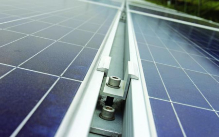 Clemă de mijloc pentru atașarea panourilor fotovoltaice [2]