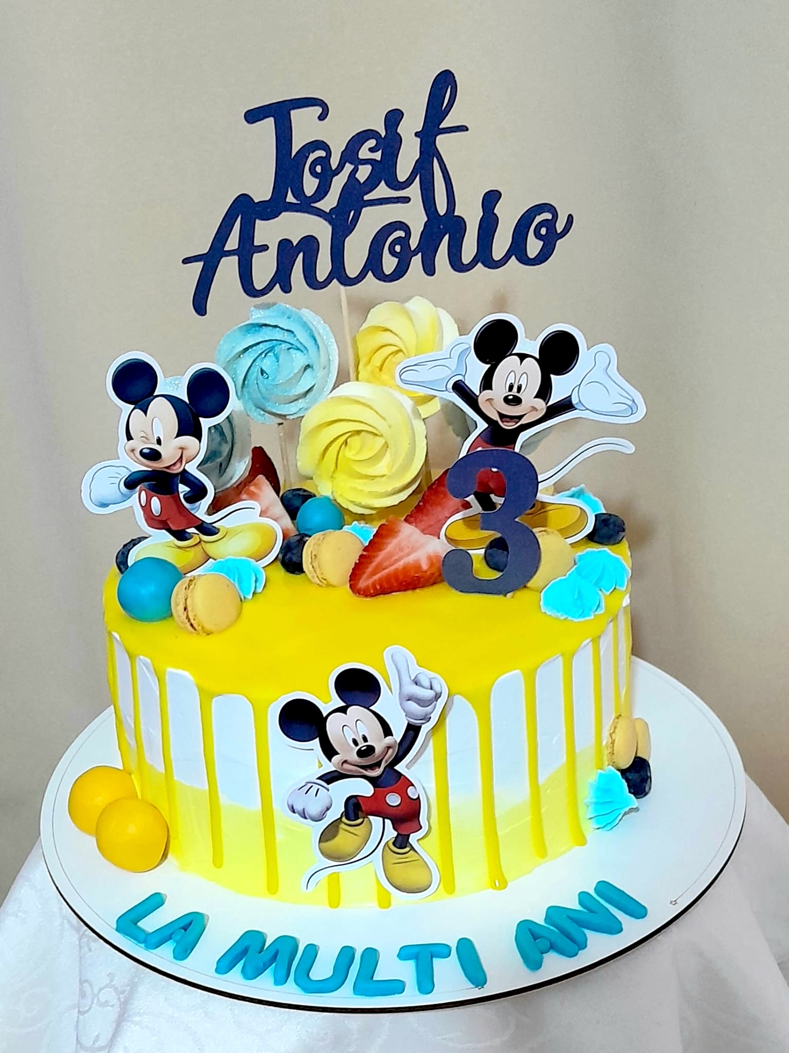 Topper Mickey Mouse personalizat cu nume pentru tort copii