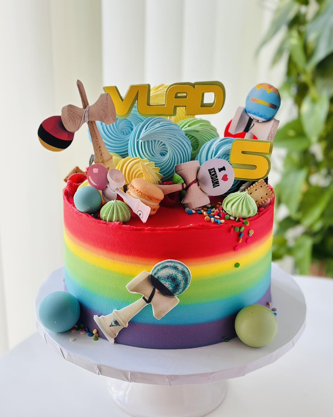 Tort cu topper Kendama Adamea