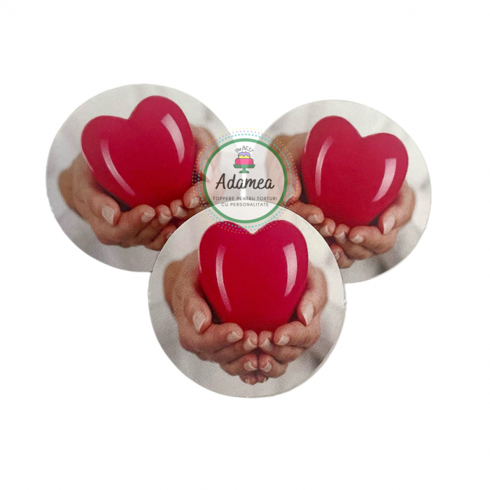 Topper de tort cu element special din carton sub forma de discheta cu doua maini care tin o inima [2]