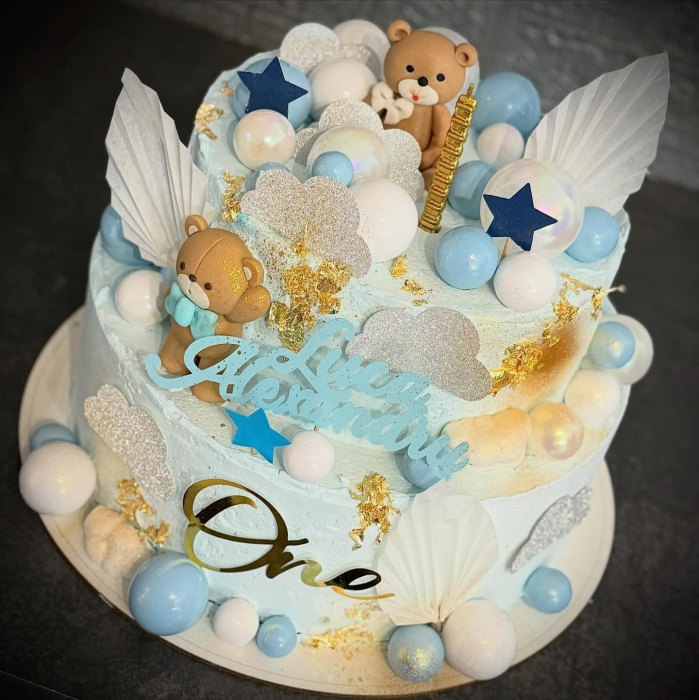 Topper de tort  personalizat cu element special din carton sub forma de  3 mini evantaie sau frunze de palmier alb laptos cu cotor heliomat ideale pentru nunta sau botez [2]