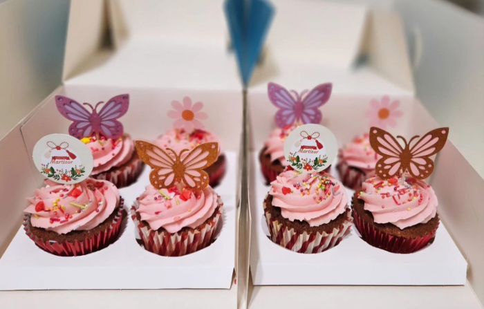 Decor de tort cu ornament din carton cu flori de martisor [3]